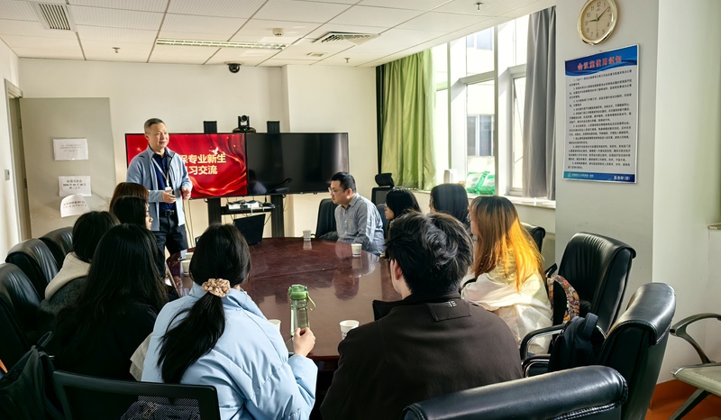 医教协同育英才 医保见习启新程
——福建医科大学首届医疗保险专业学生来到福医附一医院开展见习活动