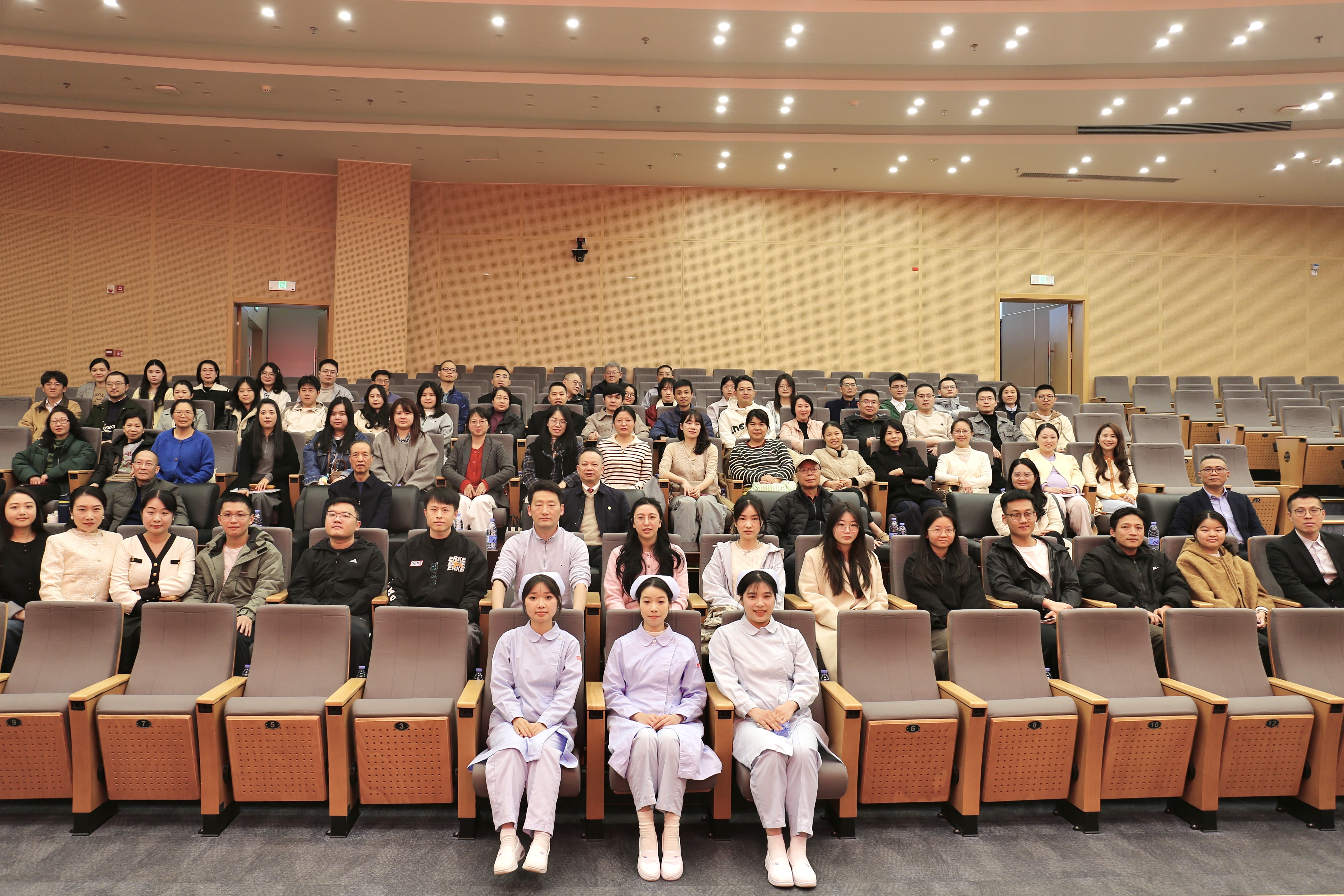 凝心聚力担使命 奋楫扬帆新征程——福医附一医院放疗科2025年度总结表彰大会圆满举行 凝心聚力担使命 奋楫扬帆新征程——福医附一医院放疗科2025年度总结表彰大会圆满举行