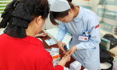 科普同襄行 智启健康路
——福建医科大学附属第一医院义诊科普进社区守护老年健康