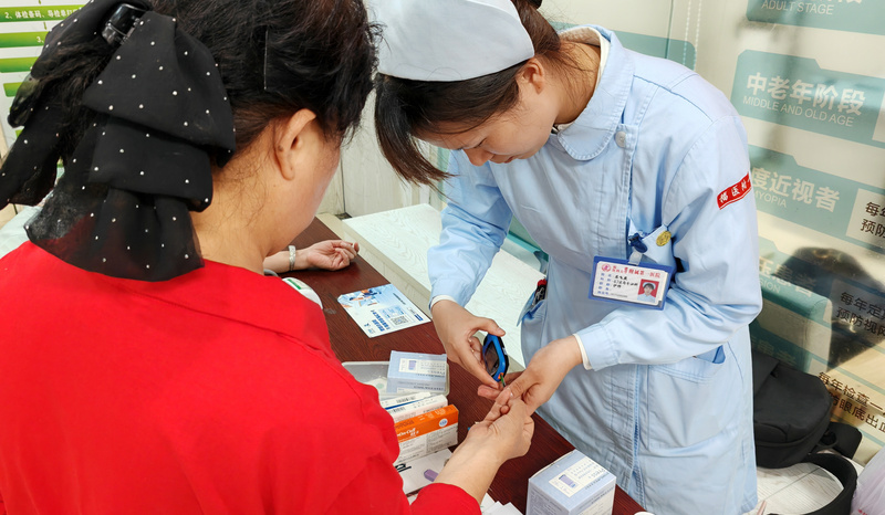科普同襄行 智启健康路
——福建医科大学附属第一医院义诊科普进社区守护老年健康