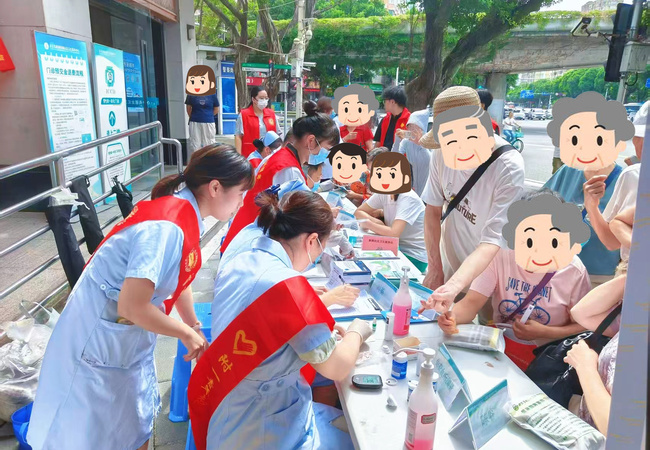 党建引领科普惠民 守护居民肝脏健康
——福建医科大学附属第一医院肝病中心肝内科党支部走进新港街道开展世界肝炎日义诊科普活动