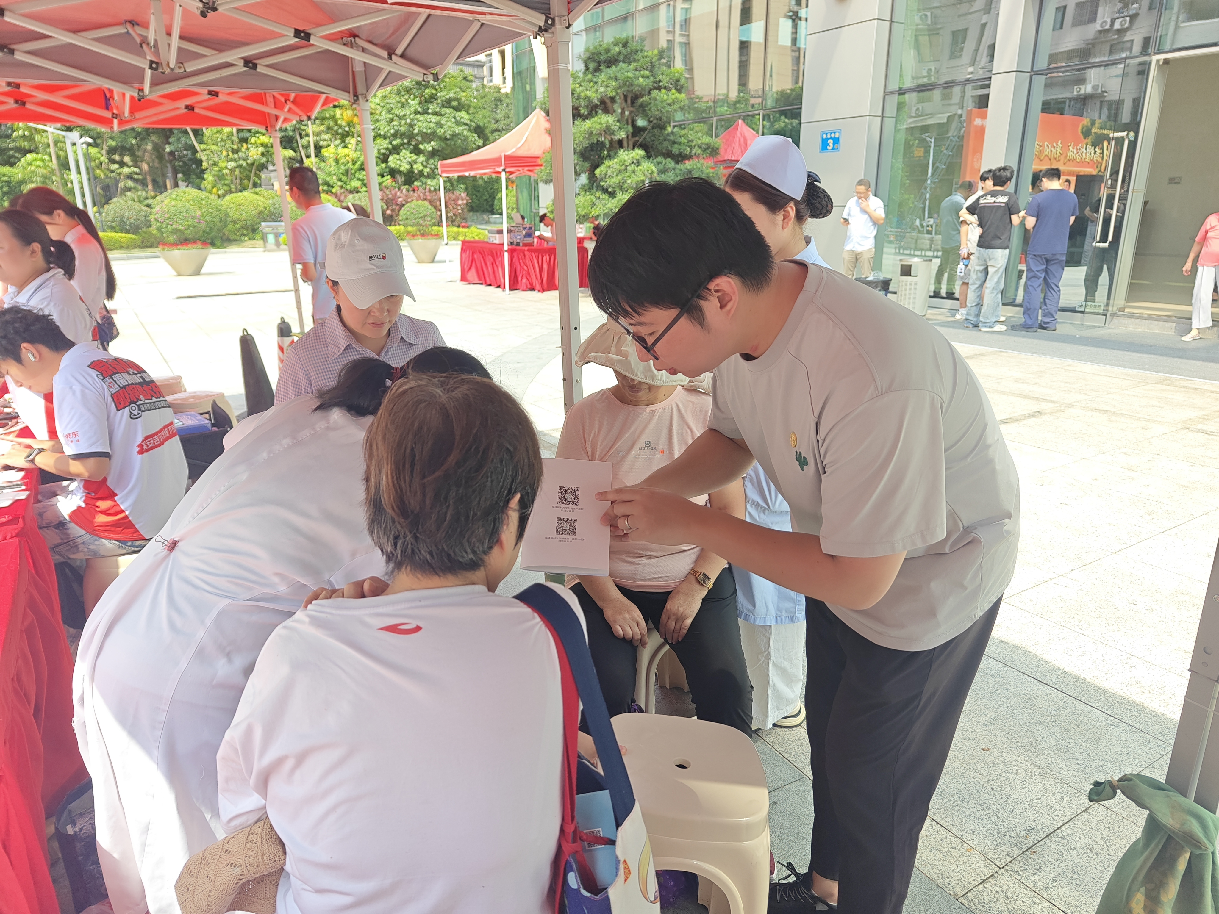 月满榕城 医心送暖——福医附一医院携手晋安区新时代文明实践中心开展精神文明共建活动