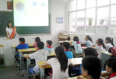 防暑讲座进校园，梦想卡片庆六一——院团委开展“中国梦·七彩梦”关爱农民工子女主题活动纪实