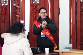 青春雷锋月 爱心助盲行——院团委开展“感恩对话，健康宣讲”关爱盲人志愿者活动