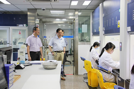 国家级病理学家莅临我院参观指导