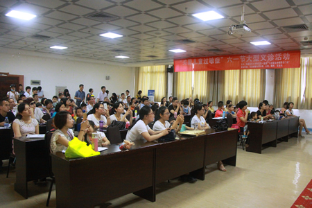 我院开展六一儿童节“关爱儿童过敏症”大型义诊活动