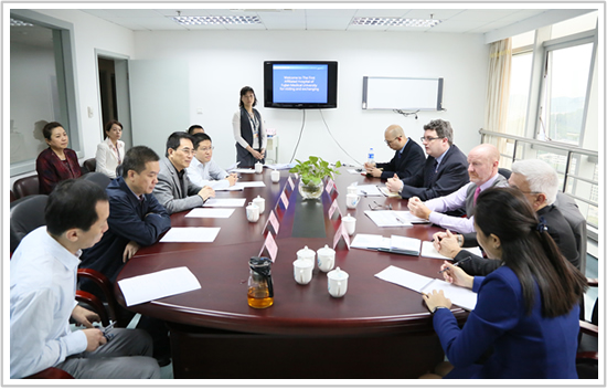 英国驻广州总领事馆及盖茨黑德伊丽莎白王后健康NHS基金会参访团一行到我院洽谈国际合作项目