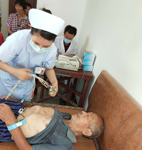 『致敬医师节』我院六个党支部联合开展送服务下基层党建活动 『致敬医师节』我院六个党支部联合开展送服务下基层党建活动