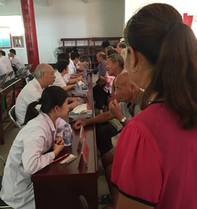 『致敬医师节』我院六个党支部联合开展送服务下基层党建活动 『致敬医师节』我院六个党支部联合开展送服务下基层党建活动