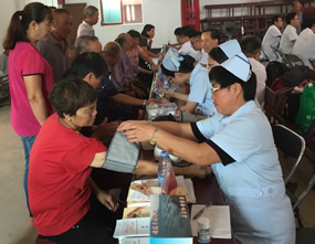 『致敬医师节』我院六个党支部联合开展送服务下基层党建活动 『致敬医师节』我院六个党支部联合开展送服务下基层党建活动