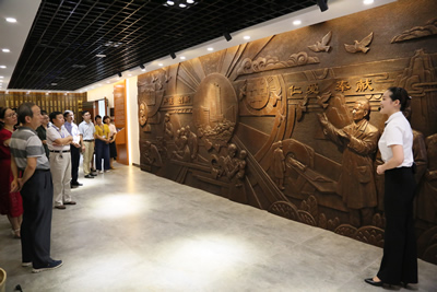 重温院史 感受附一发展巨变--我院组织离退休老同志和中层干部参观医院院史馆 重温院史 感受附一发展巨变--我院组织离退休老同志和中层干部参观医院院史馆