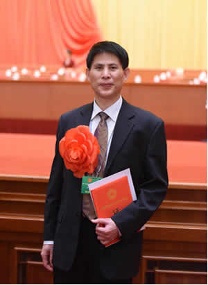 我院徐国兴、李笃妙两位教授分别荣获“全国侨联系统先进个人”和“中国侨界杰出人物提名奖”