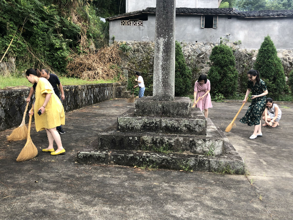 我院呼吸康复支部到尤溪县联合镇革命老区开展义诊及党员再教育活动 我院呼吸康复支部到尤溪县联合镇革命老区开展义诊及党员再教育活动