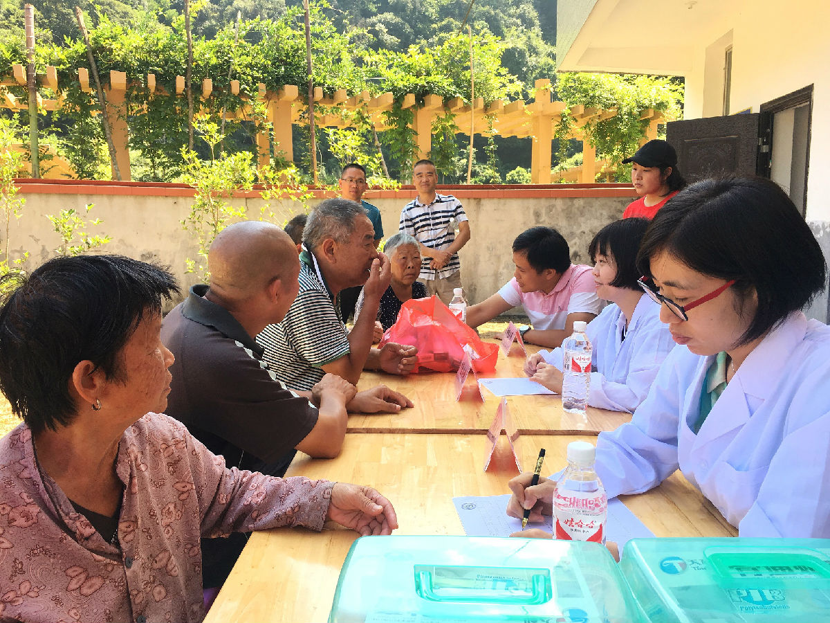 携夏日温情，暖老人心扉 ——“医心相护，逐梦红颜”赴革命老区三明大田实践队走进谢洋乡敬老院