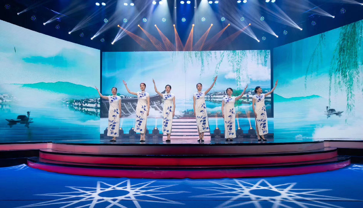 附一人共祝祖国母亲生日快乐 附一人共祝祖国母亲生日快乐