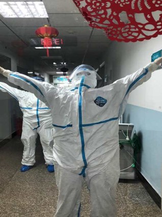 冲锋前线 只为救人 —— 感染科抗疫纪实 冲锋前线 只为救人 —— 感染科抗疫纪实