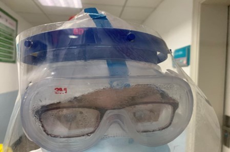 冲锋前线 只为救人 —— 感染科抗疫纪实 冲锋前线 只为救人 —— 感染科抗疫纪实