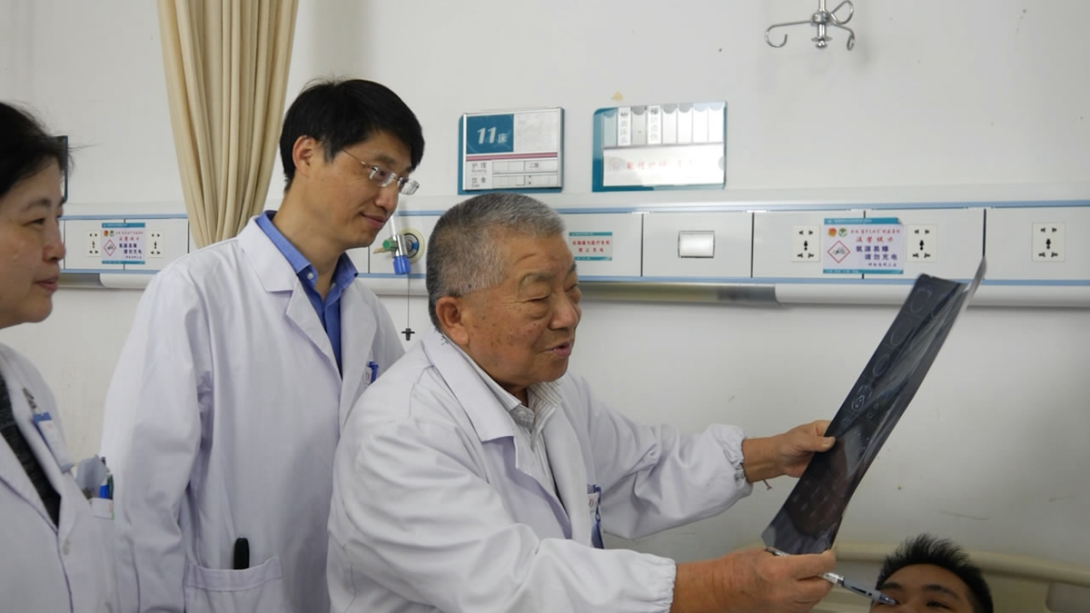新华网‖慎行一生 尽显大医风范 新华网‖慎行一生 尽显大医风范
