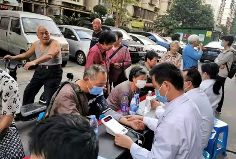 〖支援基层〗“脑中风科普”宣传及义诊活动 〖支援基层〗“脑中风科普”宣传及义诊活动